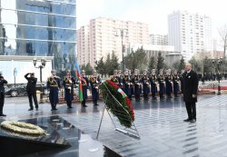 Президент Ильхам Алиев принял участие во всенародном шествии по случаю 27-й годовщины Ходжалинского геноцида 
