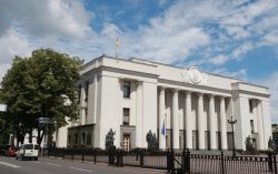 Коалиция Рады с утра не может договориться по Донбассу, поехали к Порошенко