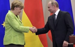 Меркель и Путин обсудили ситуацию в Украине