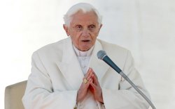СМИ сообщают о тяжелой болезни экс-папы римского Бенедикта XVI