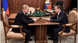 Правительство России ушло в отставку, но продолжит исполнять обязанности