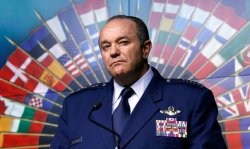 НАТО продолжает настаивать на дипломатическом разрешении ситуации на Донбассе