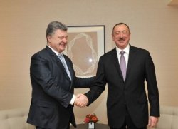 Порошенко поздравил Ильхама Алиева с Днем рождения