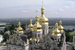 Полиция задержала более 100 титушек на территории Киево-Печерской лавры