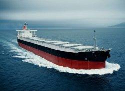 "Укртранснафта" начала разгрузку танкера с Azeri Light для отправки в Беларусь