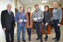 В Украине наградили азербайджанцев, которые извлекли из горящего автомобиля семью с маленьким ребенком