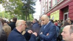 Центр Тбилиси вновь превращают в поле боя
